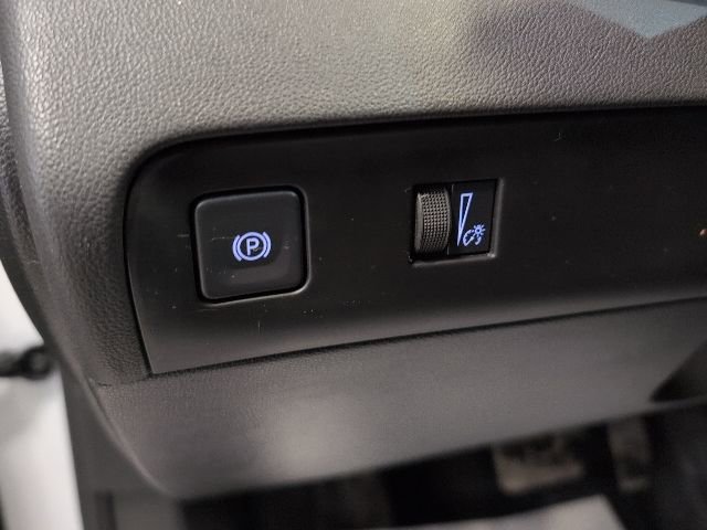 Used 2023 Buick Enclave Essence AWD/4WD image 17