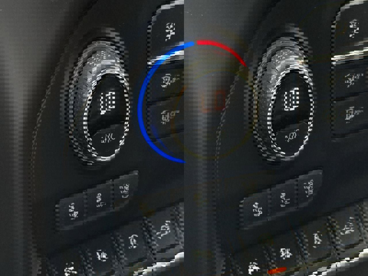 Used 2020 Chevrolet Silverado 1500 LTZ w/ LTZ Premium Package image 21