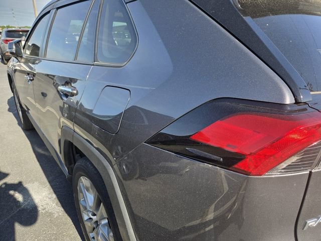 Used 2020 Toyota RAV4 Limited AWD/4WD image 6