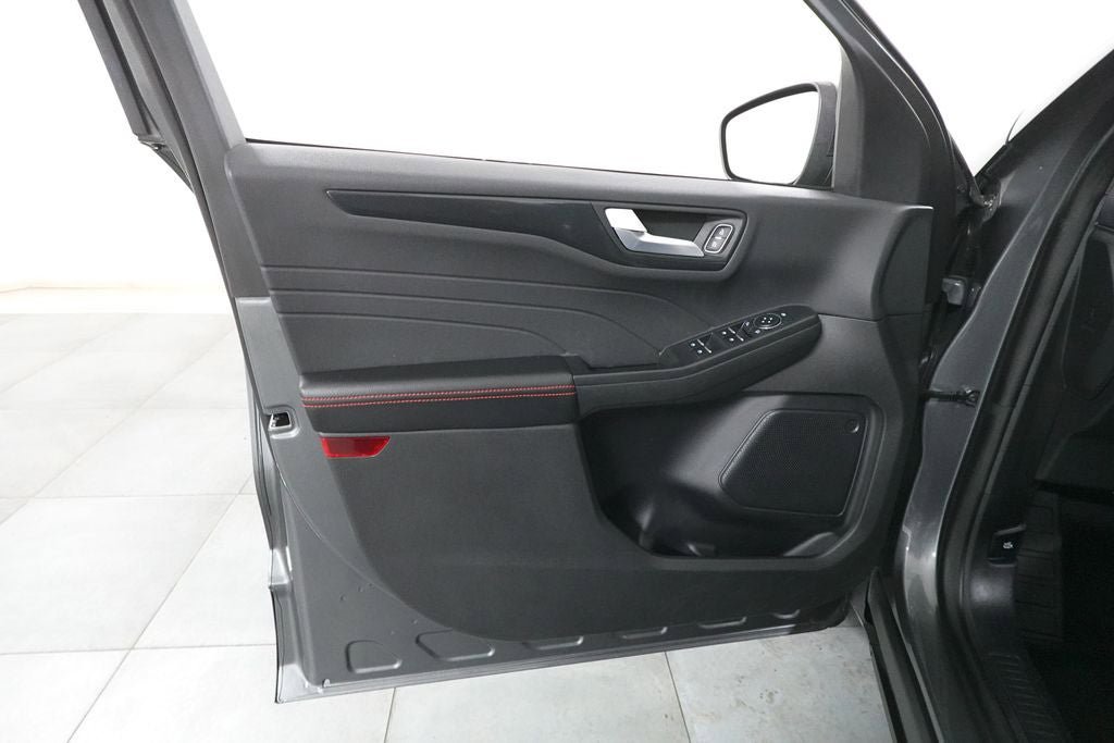 Certified 2025 Ford Escape ST-Line FWD image 20