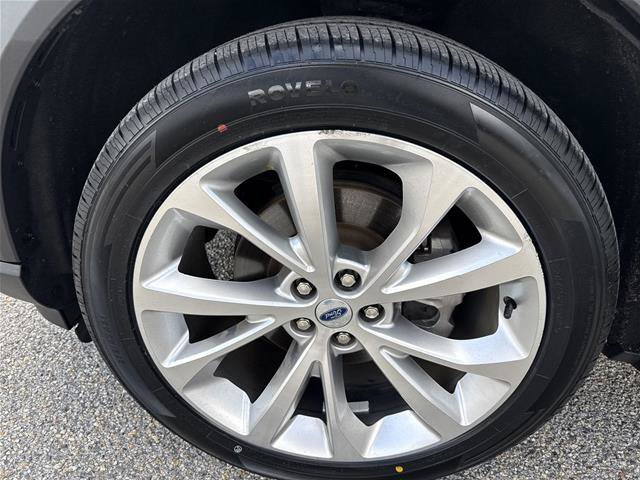 Certified 2023 Ford Explorer Platinum w/ Technology Package AWD/4WD image 36