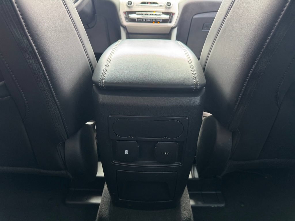 Certified 2024 Ford Explorer XLT w/ Equipment Group 202A AWD/4WD image 10