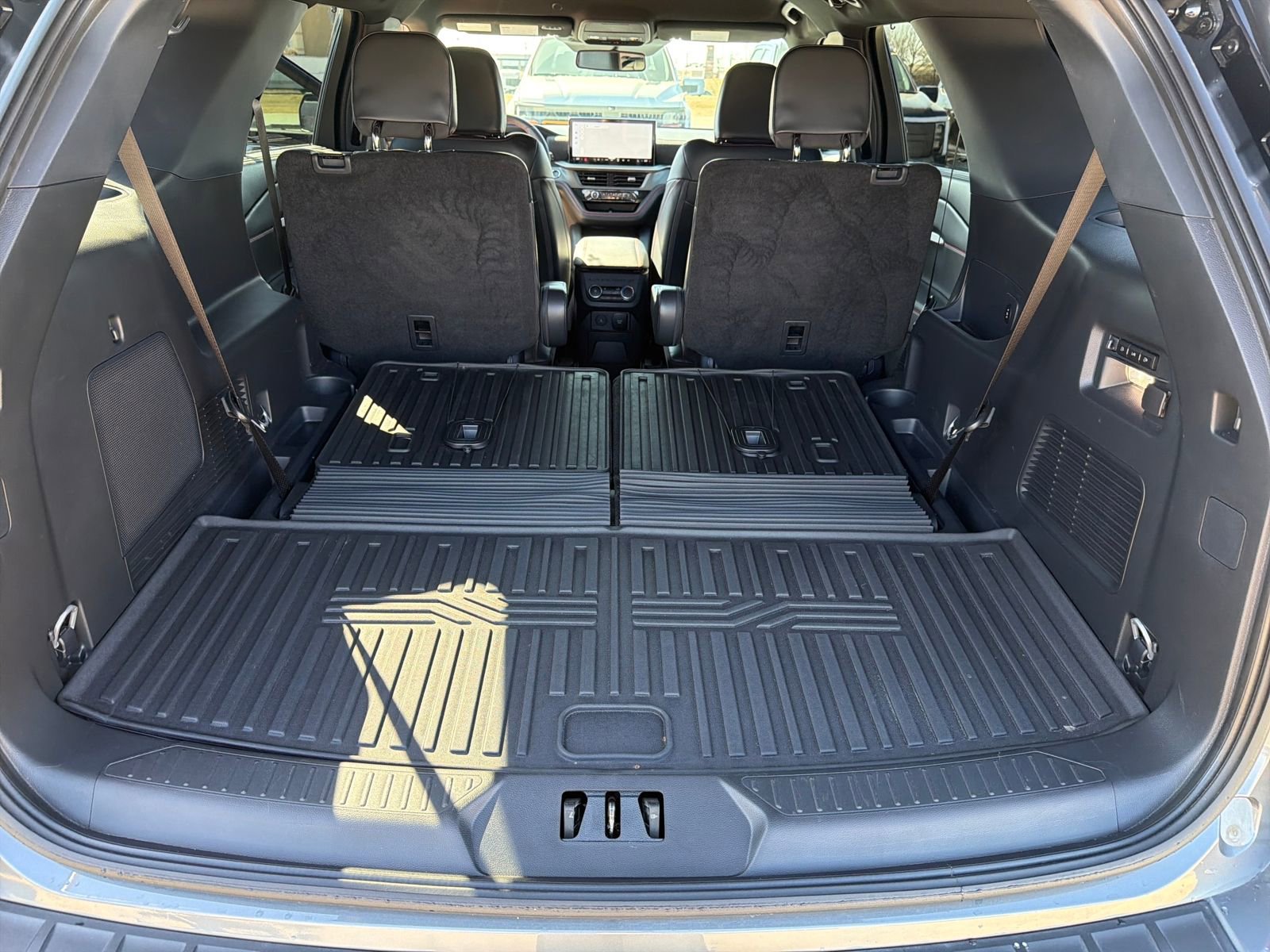 Certified 2025 Ford Explorer ST-Line w/ Premium Package image 23