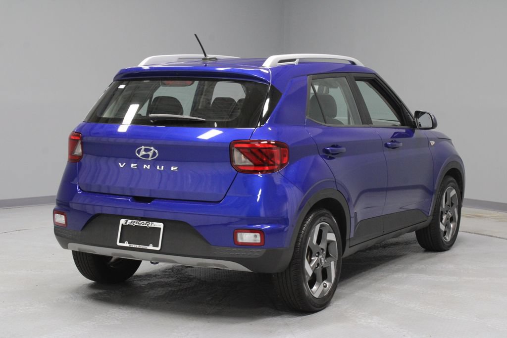 Used 2024 Hyundai Venue SEL FWD image 8