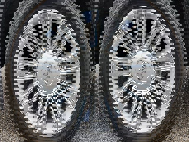 Used 2019 Cadillac Escalade Platinum image 10