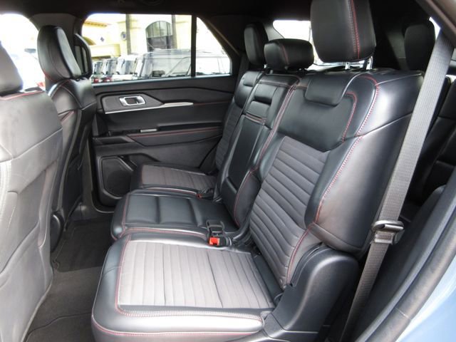Certified 2025 Ford Explorer ST-Line w/ Premium Package image 23