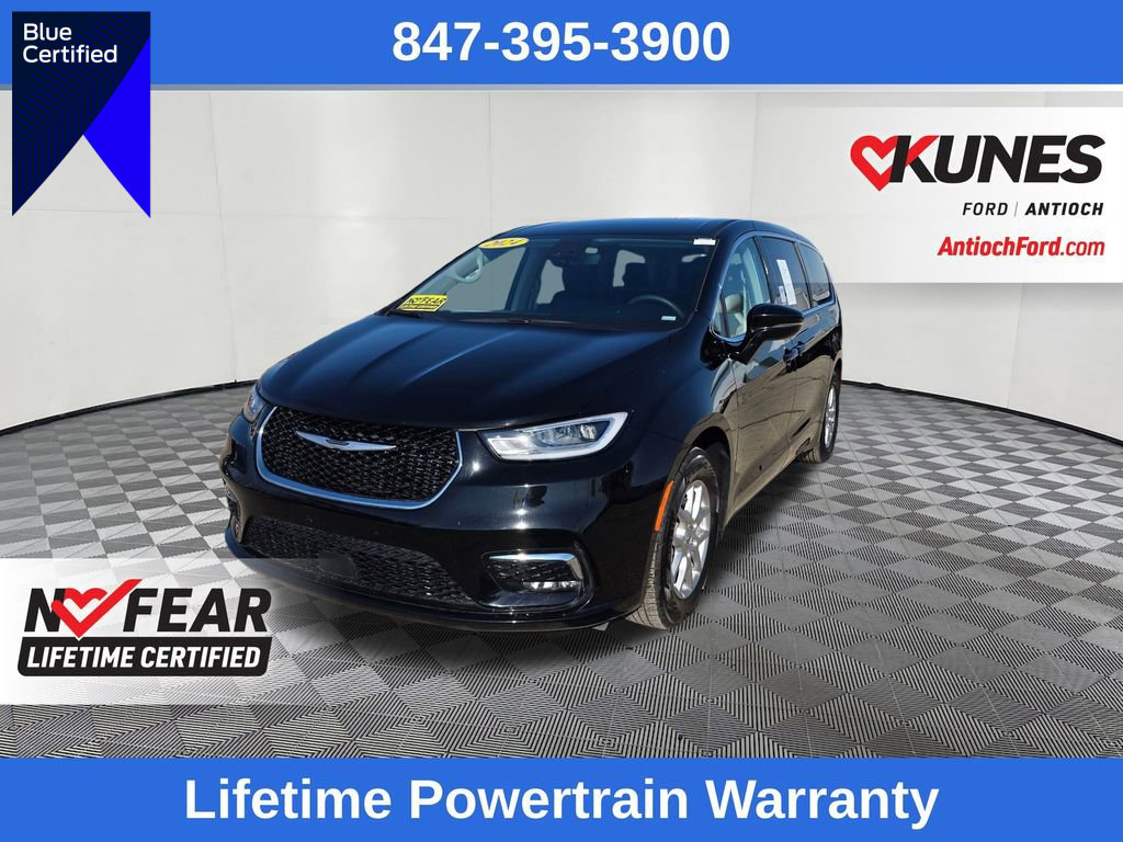 Used 2024 Chrysler Pacifica Touring-L image 1