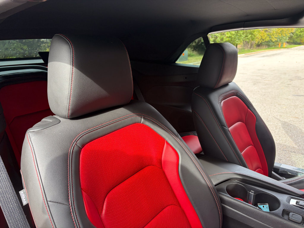 Used 2023 Chevrolet Camaro LT RWD image 21