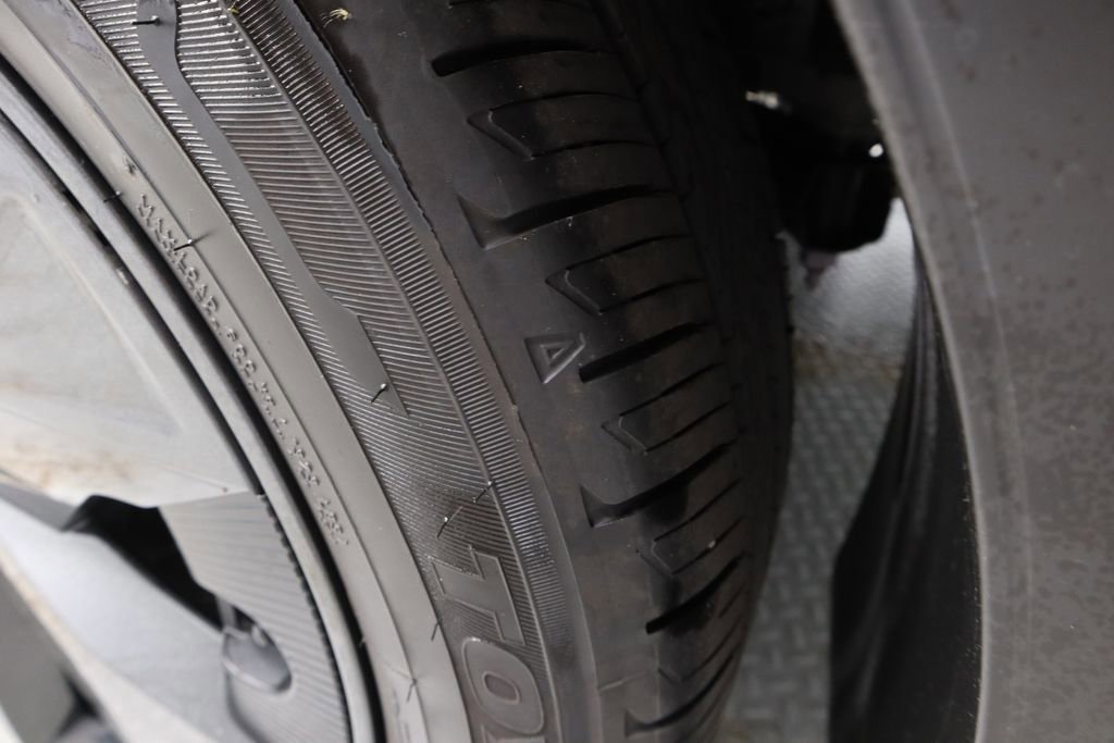 Used 2024 Toyota Prius LE image 19