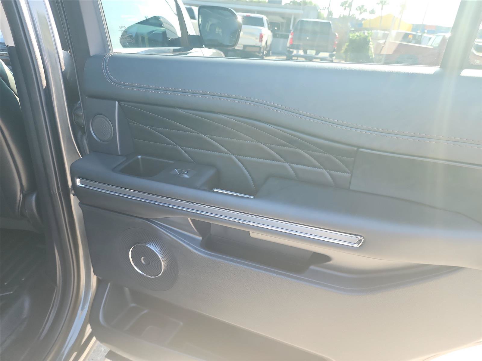 Certified 2020 Ford Expedition Platinum RWD image 28