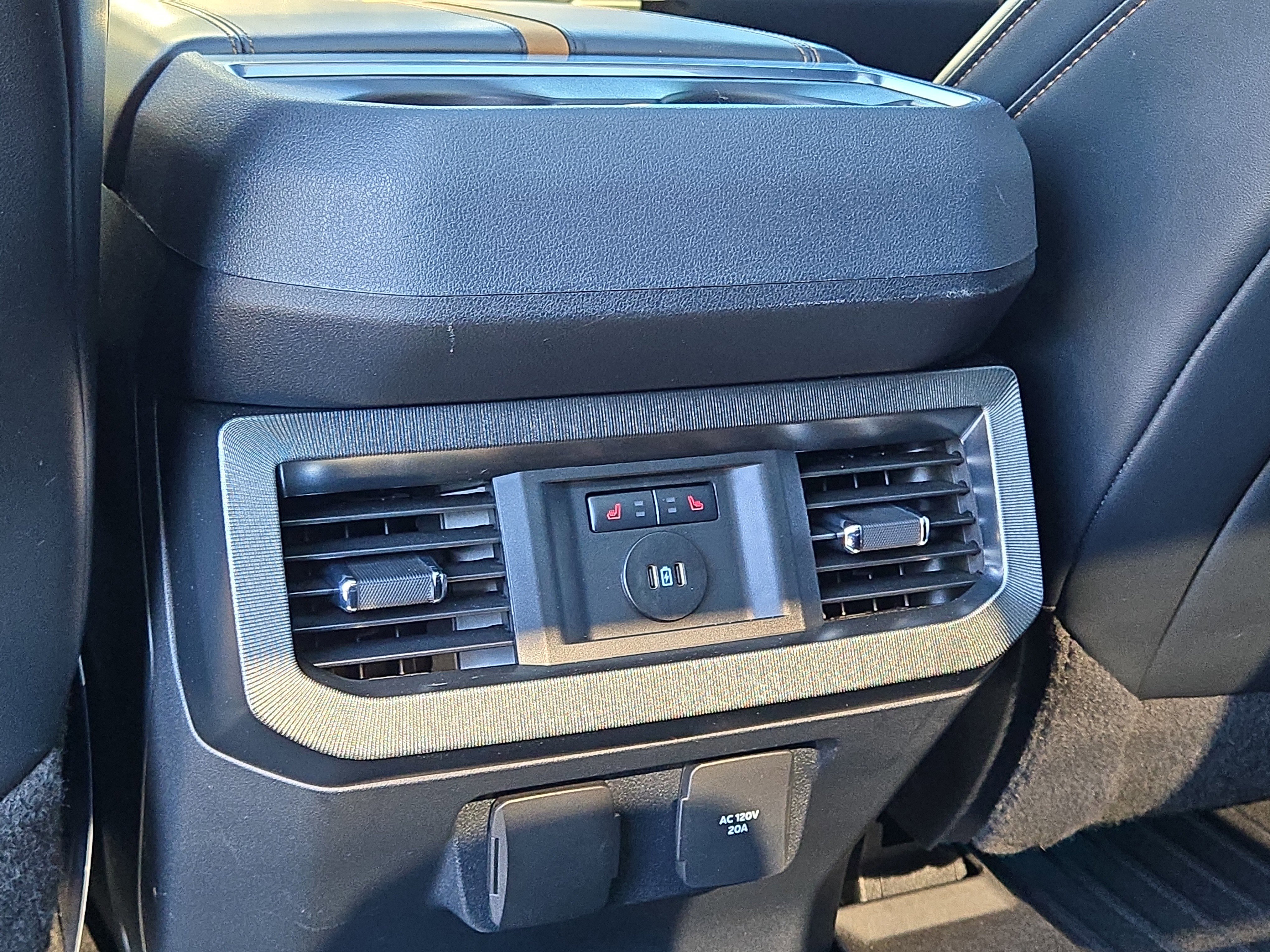 Certified 2023 Ford F450 Platinum w/ FX4 Off-Road Package image 22