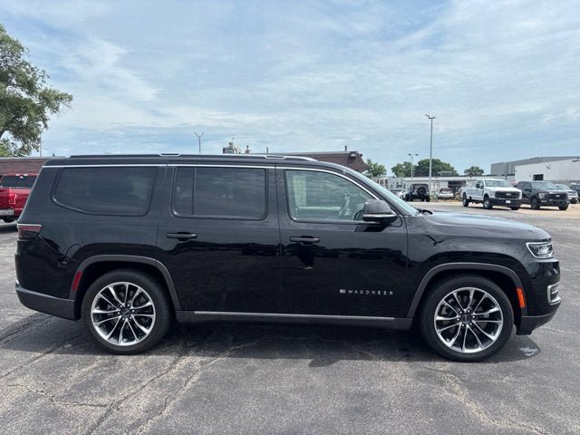 Used 2022 Jeep Wagoneer Series III w/ Premium Group I AWD/4WD image 6