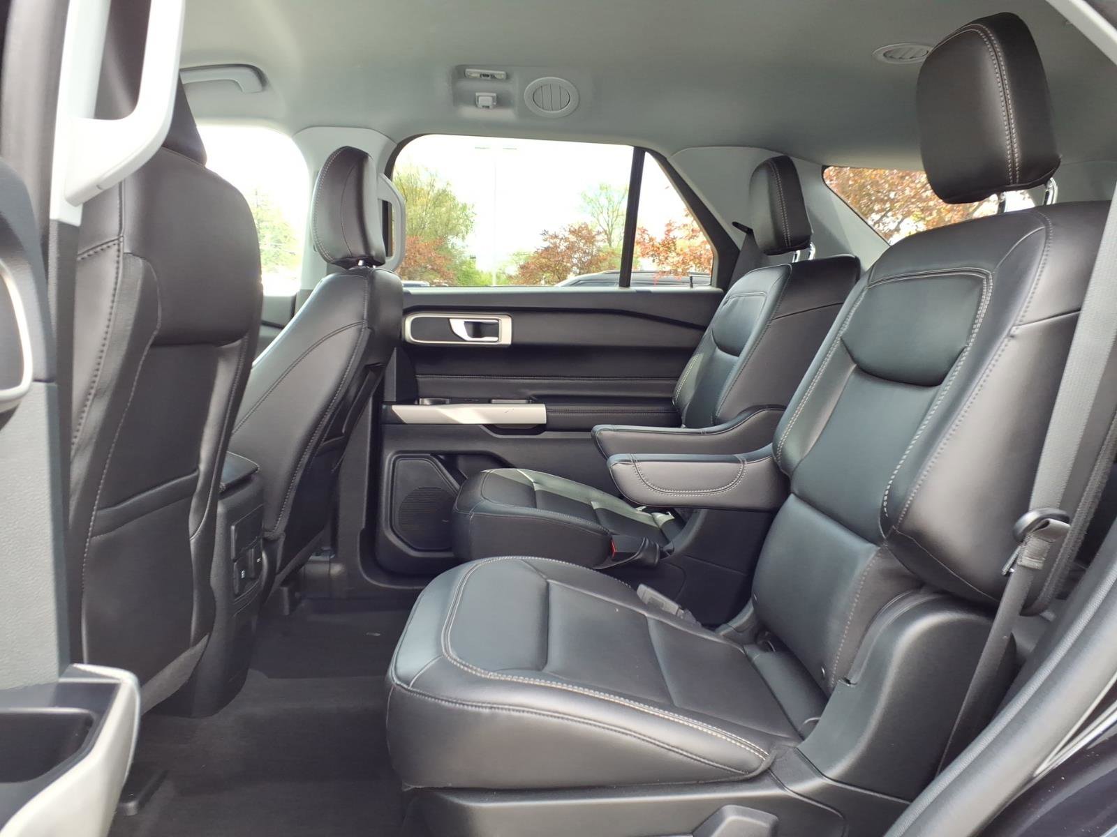 Certified 2023 Ford Explorer XLT w/ Equipment Group 202A AWD/4WD image 9