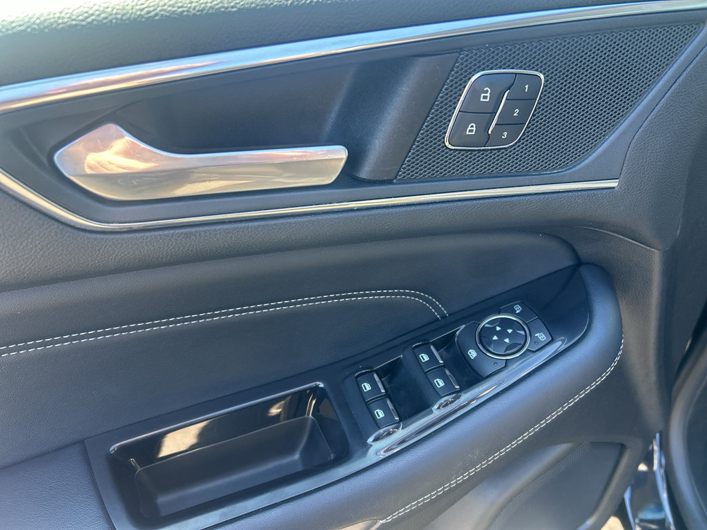 Certified 2018 Ford Edge Titanium w/ Ford Safe & Smart Package AWD/4WD image 15
