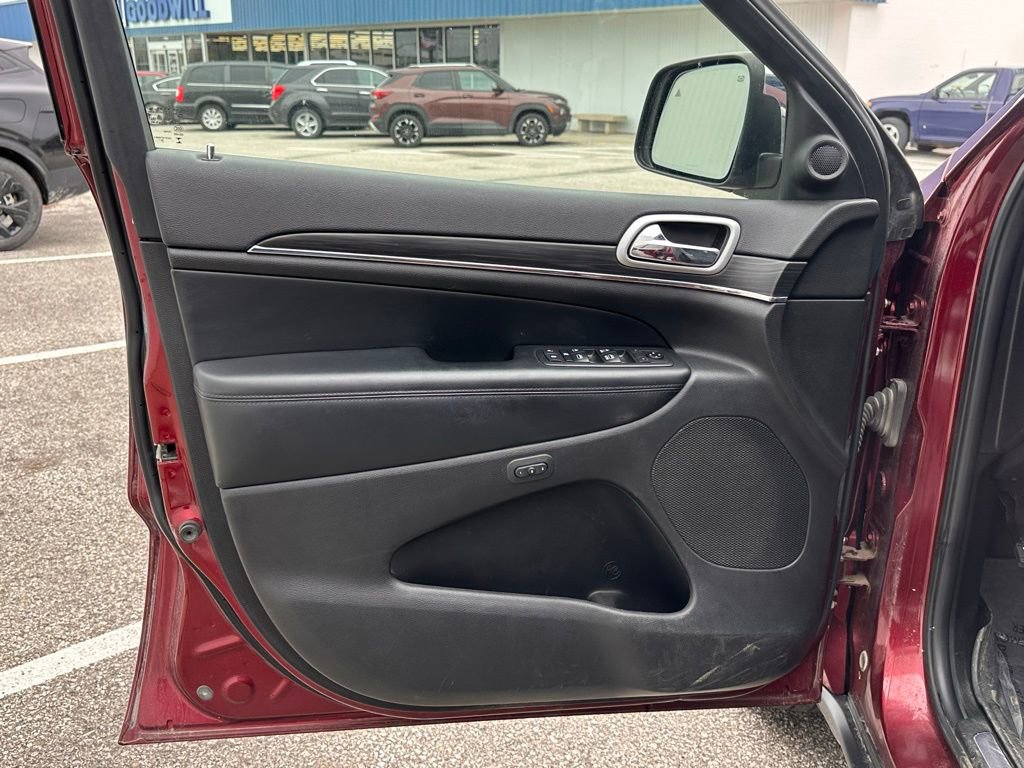 Used 2019 Jeep Grand Cherokee Limited AWD/4WD image 12