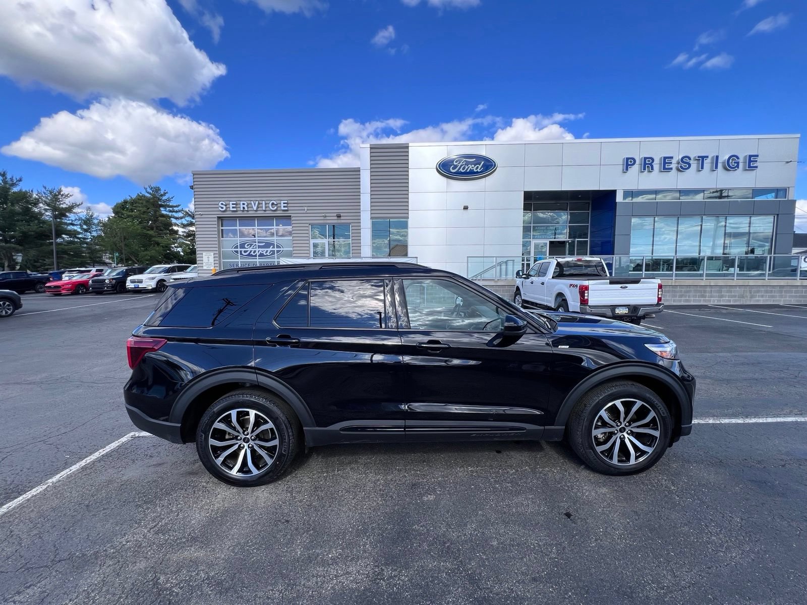 Certified 2023 Ford Explorer ST-Line AWD/4WD image 8