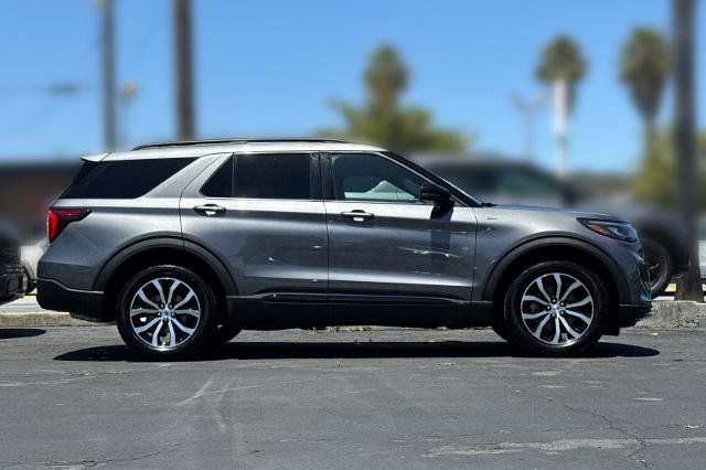 Certified 2025 Ford Explorer ST-Line AWD/4WD image 29