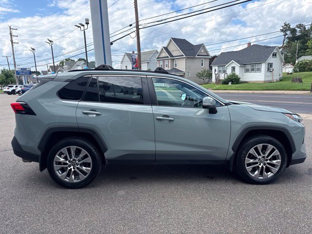 Used 2023 Toyota RAV4 XLE Premium AWD/4WD image 5