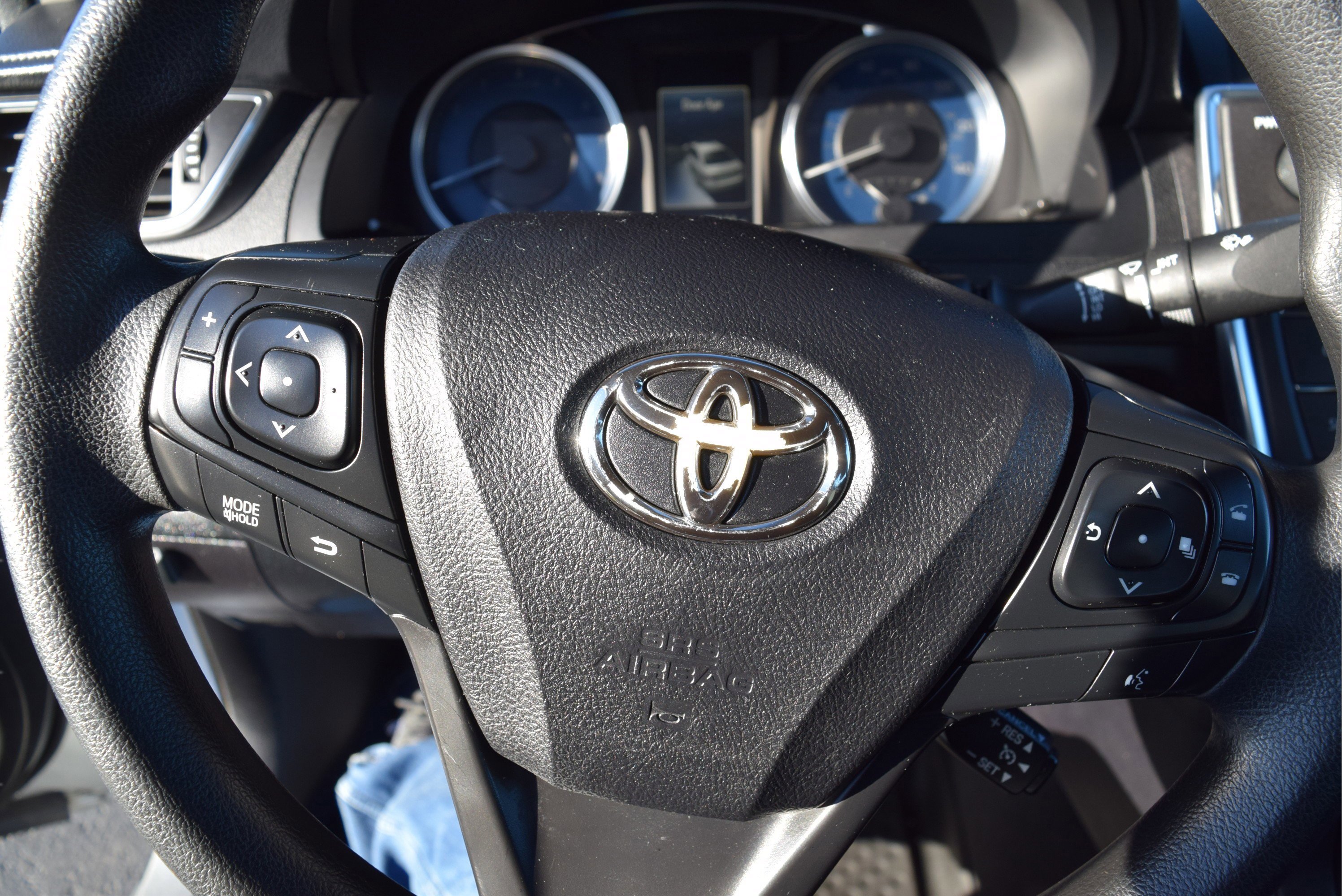 Used 2017 Toyota Camry LE image 8