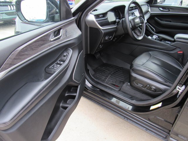 Used 2021 Jeep Grand Cherokee L Limited RWD image 16