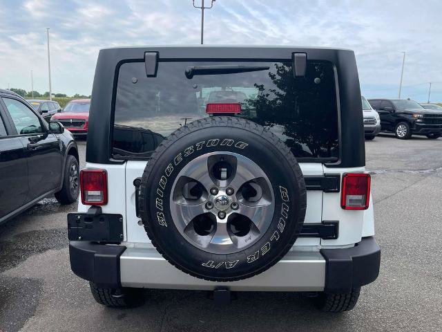 Used 2017 Jeep Wrangler Sahara w/ Connectivity Group AWD/4WD image 5