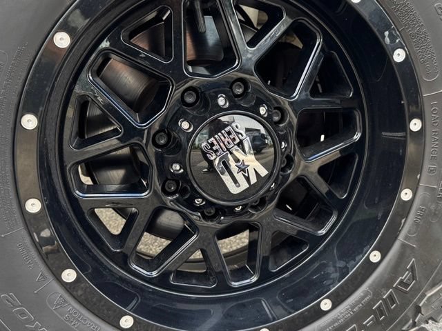 Certified 2017 Ford F350 Platinum w/ Platinum Ultimate Package AWD/4WD image 43