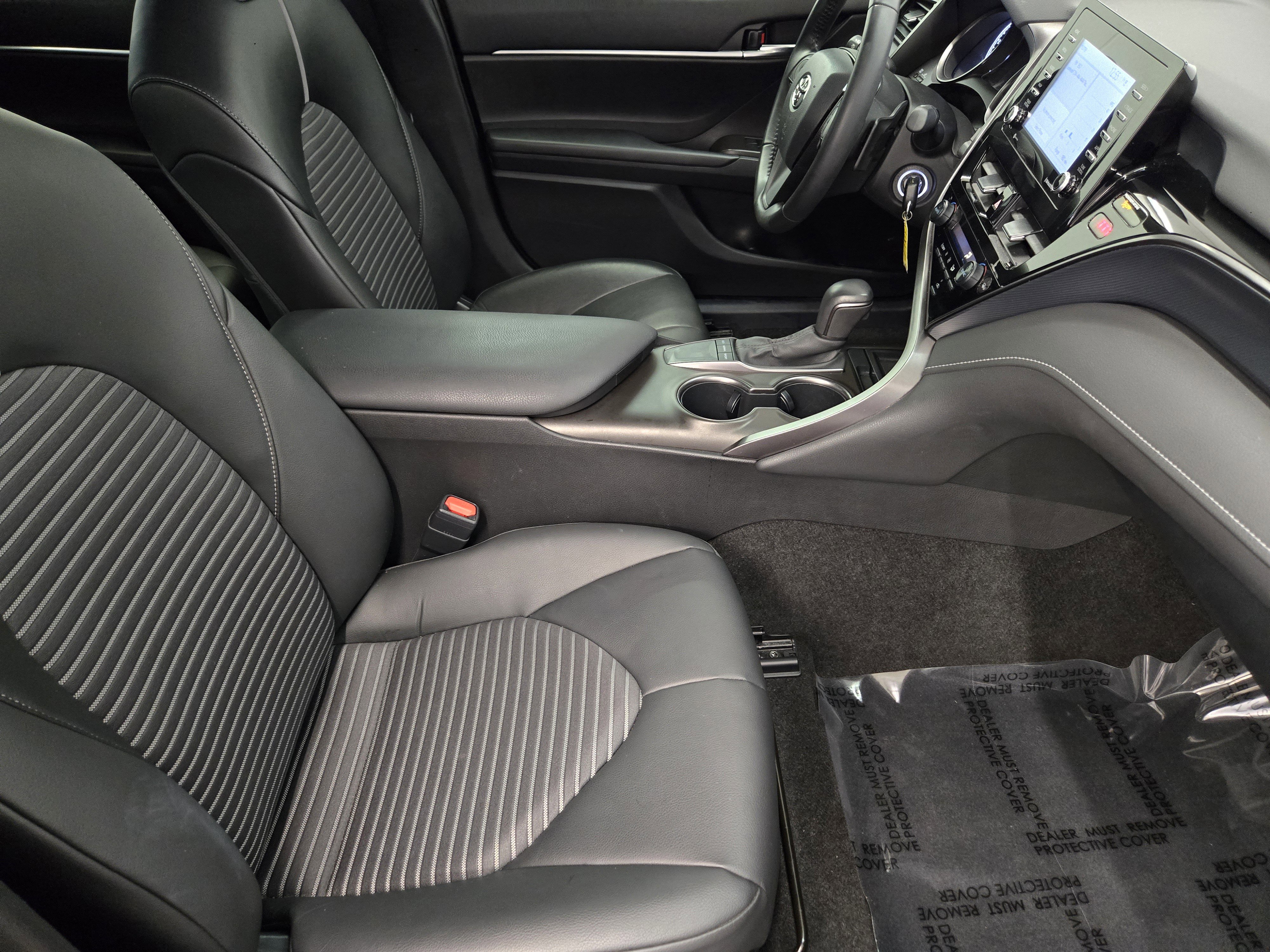 Used 2022 Toyota Camry SE image 15