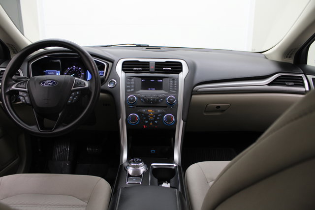 Certified 2018 Ford Fusion SE FWD image 6
