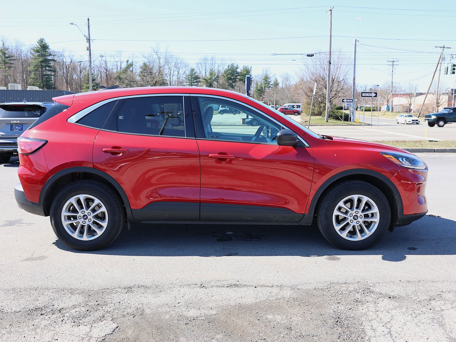 Certified 2022 Ford Escape SE w/ Cold Weather Package image 2