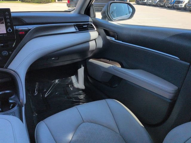 Used 2021 Toyota Camry XSE image 16