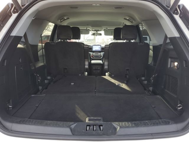 Certified 2022 Ford Explorer XLT w/ Equipment Group 202A image 6