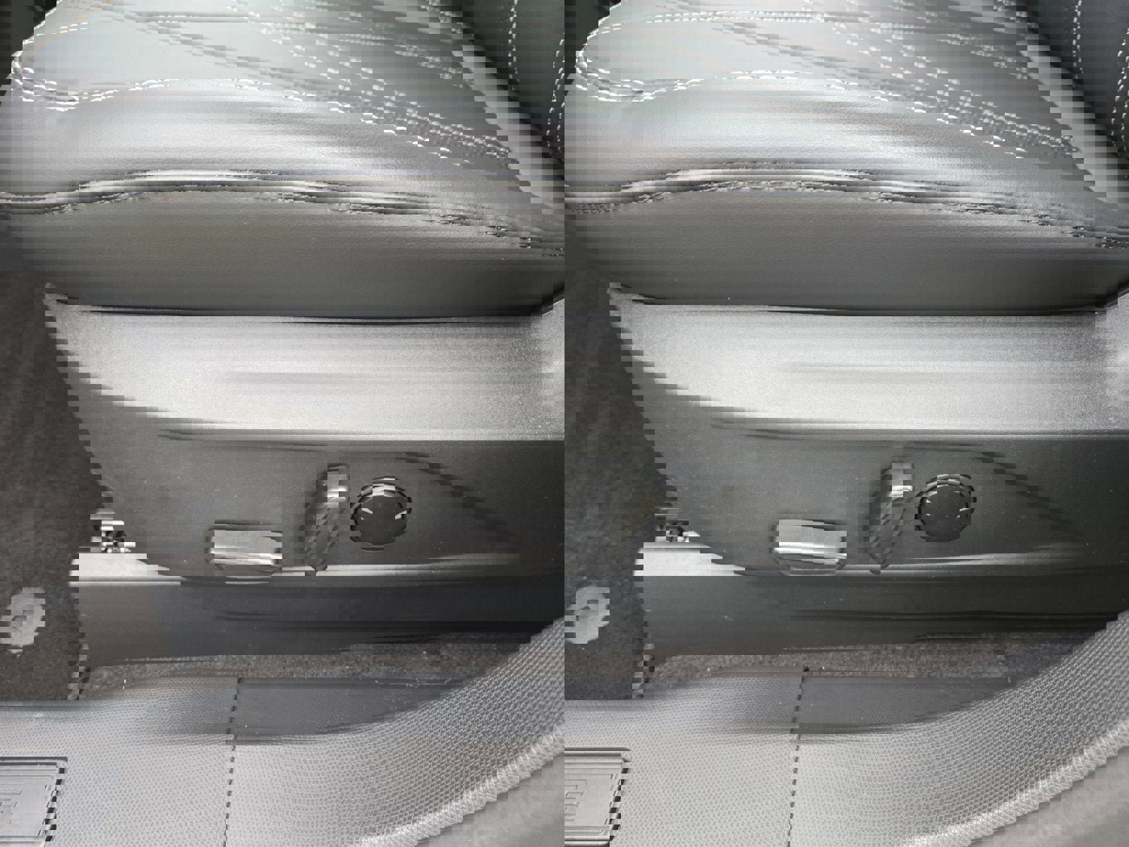 Certified 2025 Ford Mustang Mach-E Select image 12