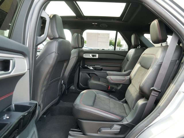 Certified 2024 Ford Explorer ST-Line w/ Class IV Trailer Tow Package AWD/4WD image 16