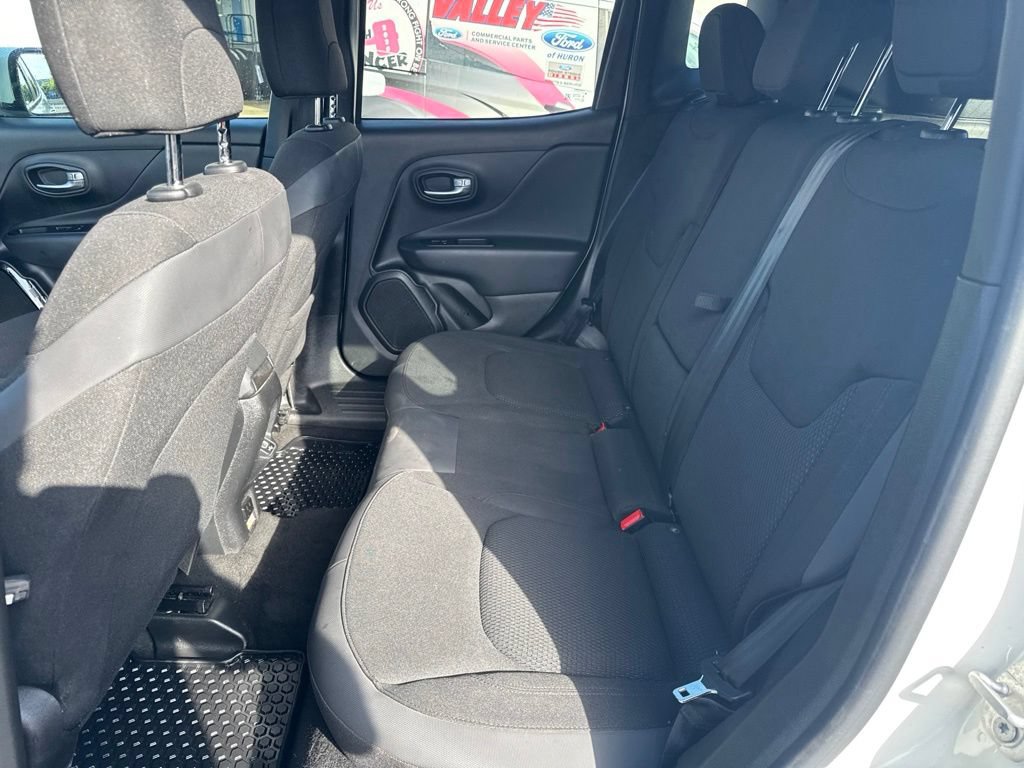 Used 2020 Jeep Renegade Altitude AWD/4WD image 28