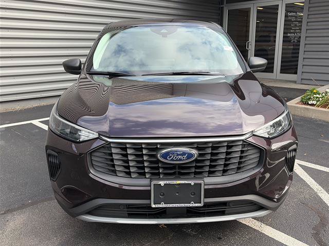 Certified 2023 Ford Escape Active AWD/4WD image 8