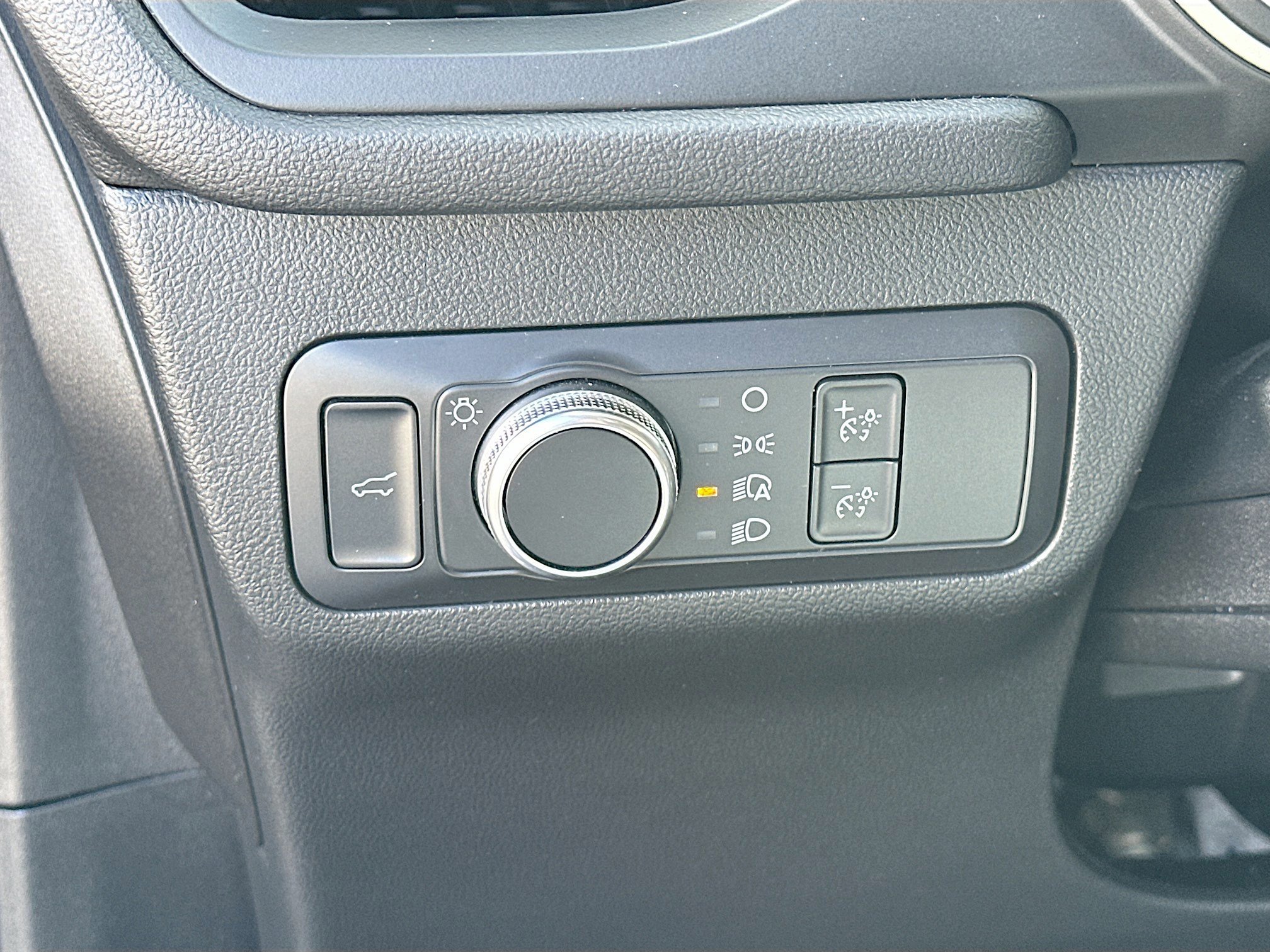 Certified 2021 Ford Escape SE w/ SE Sport Appearance Package image 10