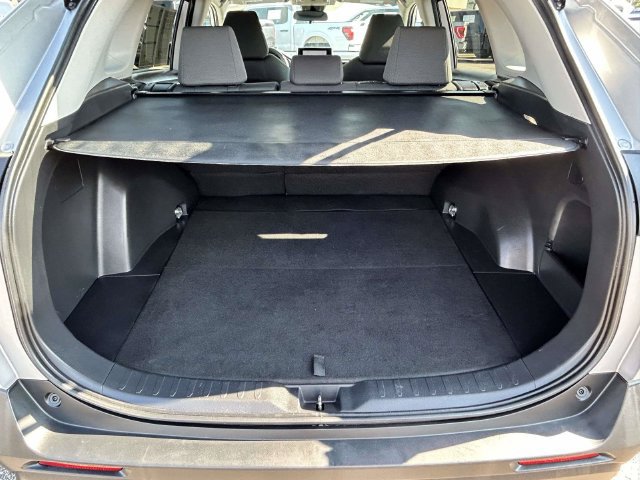 Used 2024 Toyota RAV4 XLE FWD image 29