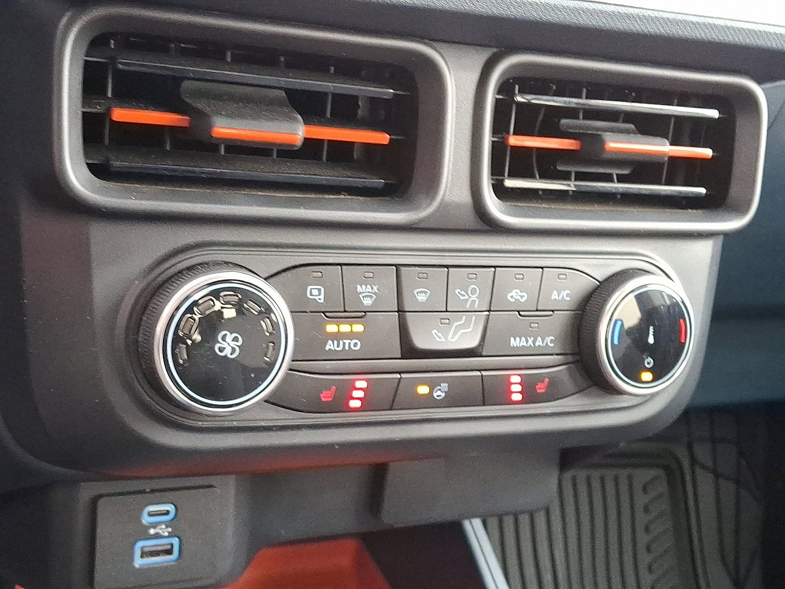 Certified 2024 Ford Maverick XLT w/ XLT Luxury Package image 19