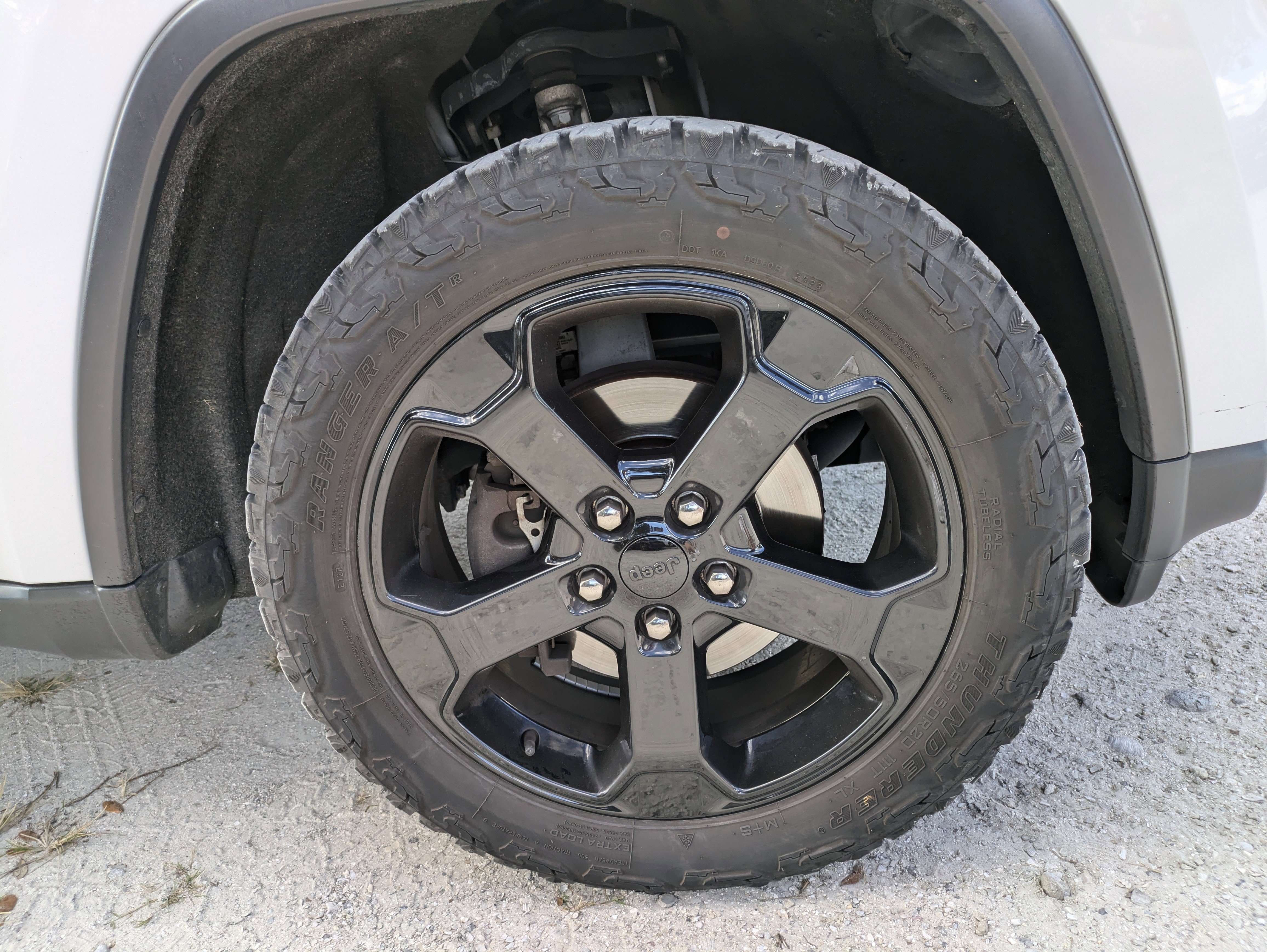 Used 2018 Jeep Grand Cherokee Laredo image 11