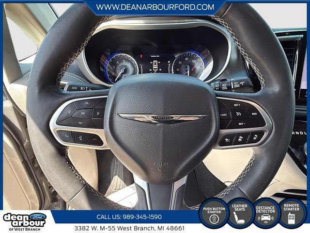 Used 2022 Chrysler Pacifica Touring-L FWD image 13
