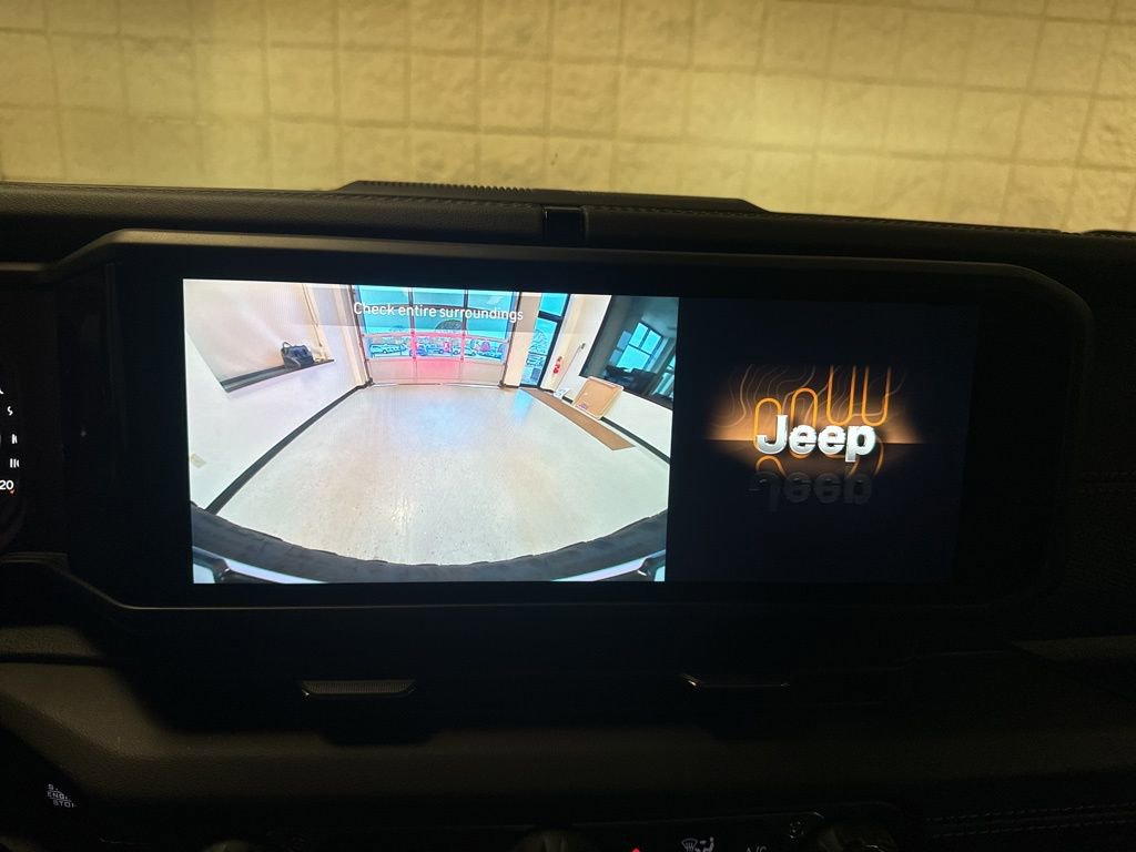 Used 2024 Jeep Wrangler Unlimited Rubicon w/ Convenience Group image 8