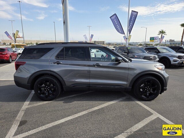 Certified 2024 Ford Explorer ST-Line w/ Class IV Trailer Tow Package RWD image 8