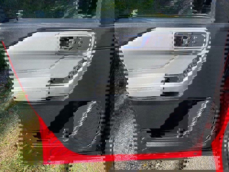 Certified 2022 Ford Explorer XLT w/ Equipment Group 202A image 28