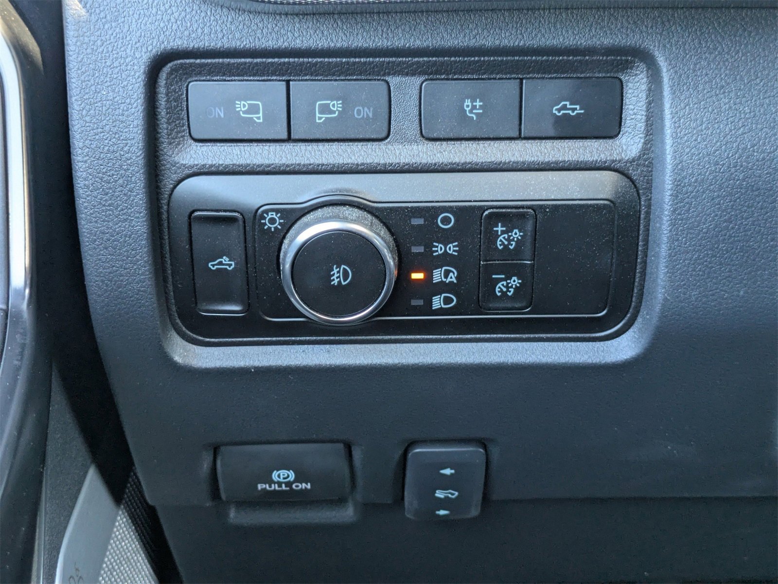 Certified 2024 Ford F250 Platinum image 30