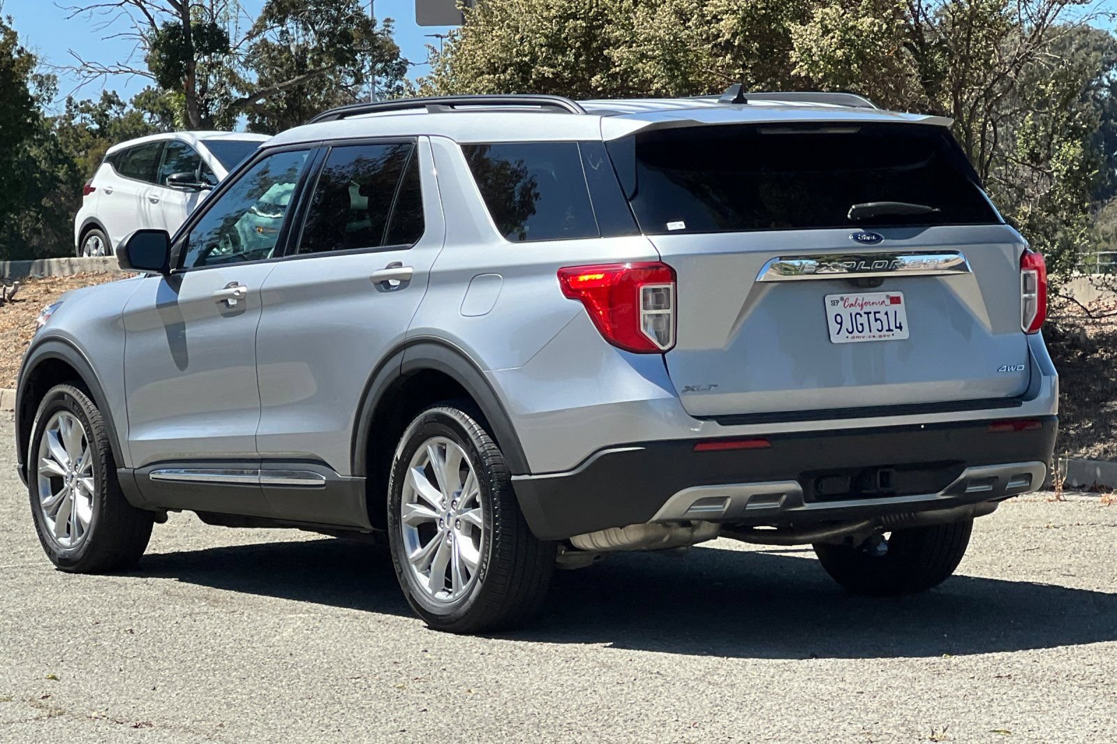 Certified 2023 Ford Explorer XLT w/ Equipment Group 202A AWD/4WD image 5