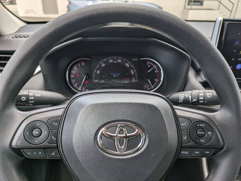 Used 2023 Toyota RAV4 XLE FWD image 25