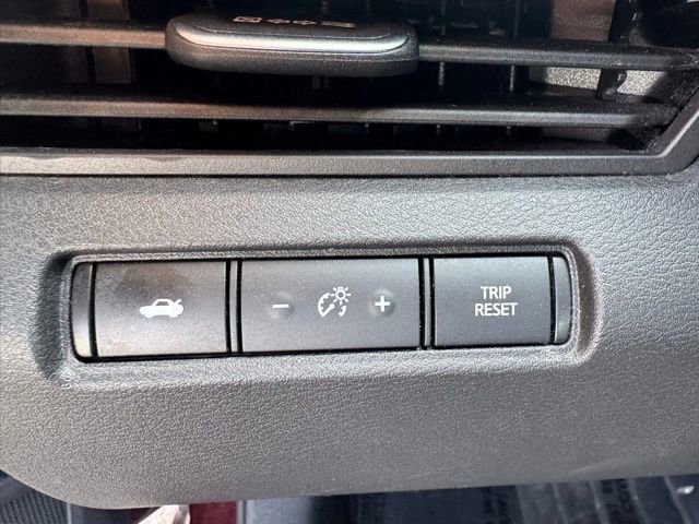Used 2025 Nissan Altima 2.5 SV FWD image 23