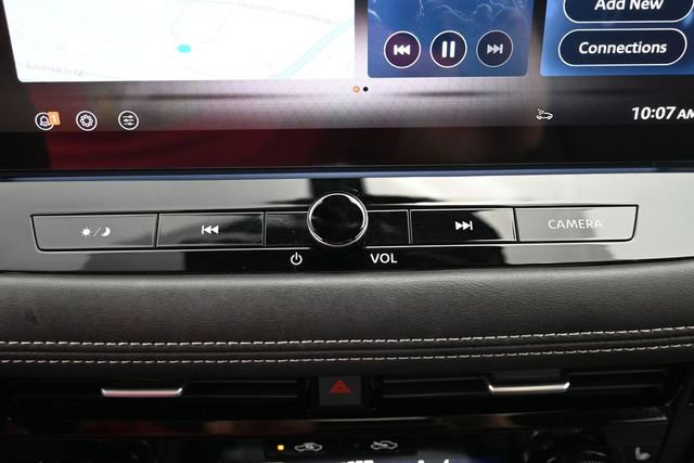 Used 2025 Nissan Rogue Platinum w/ Platinum Premium Package FWD image 23