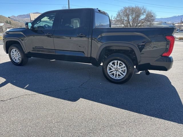 Used 2025 Toyota Tundra SR5 w/ SR5 Convenience Package AWD/4WD image 4