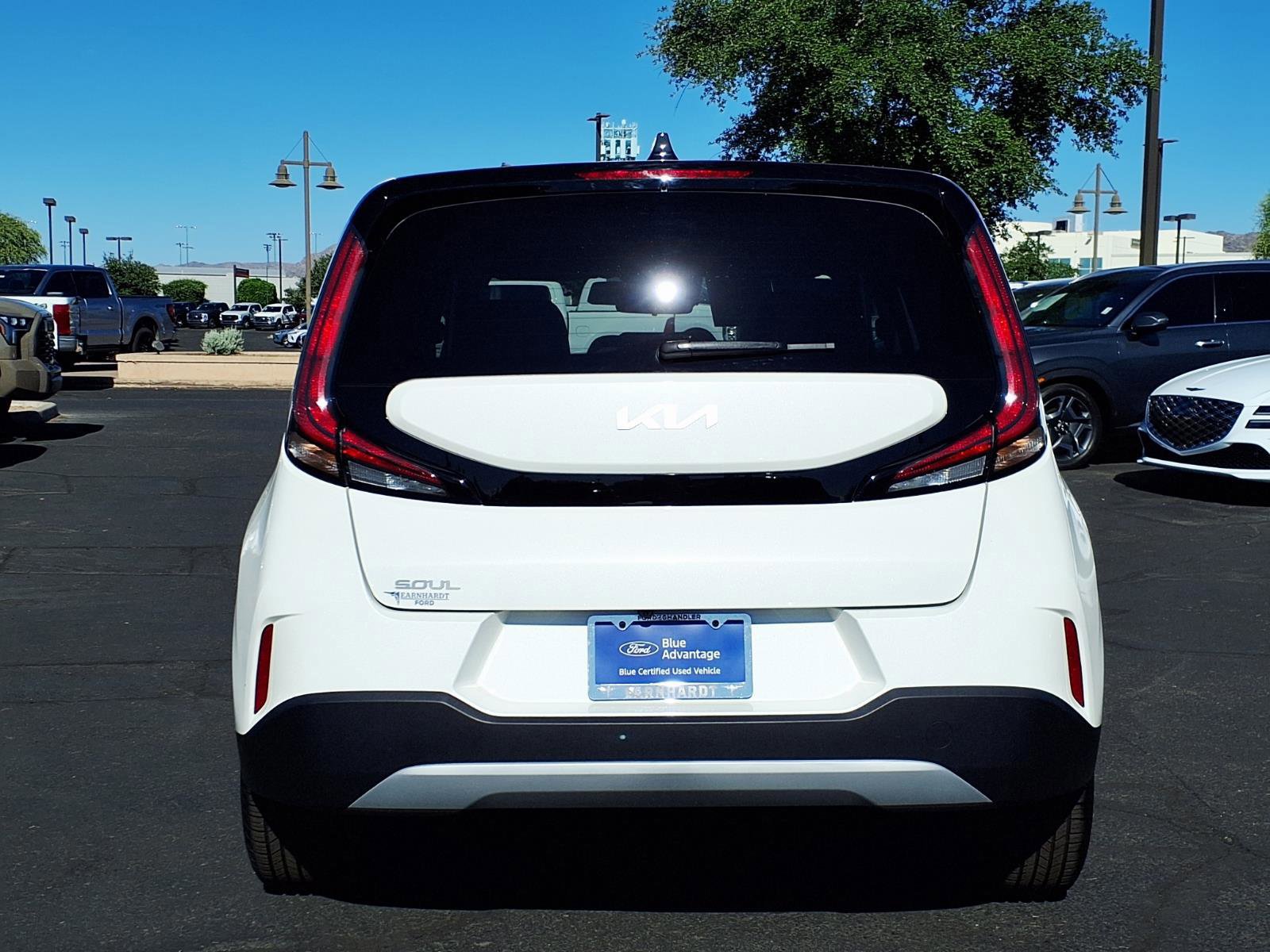 Used 2025 Kia Soul LX image 3